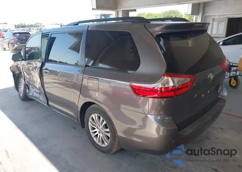 2017 Toyota Sienna Xle 8 Passenger z USA, uszkodzony, nr VIN 5TDYZ3DC0HS835216